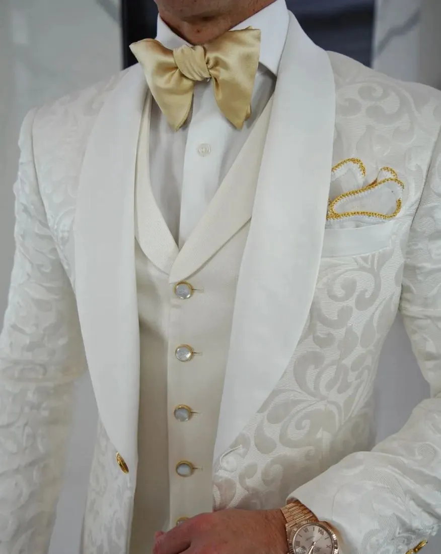 Vanilla Paisley Dinner Jacket @ The Vault